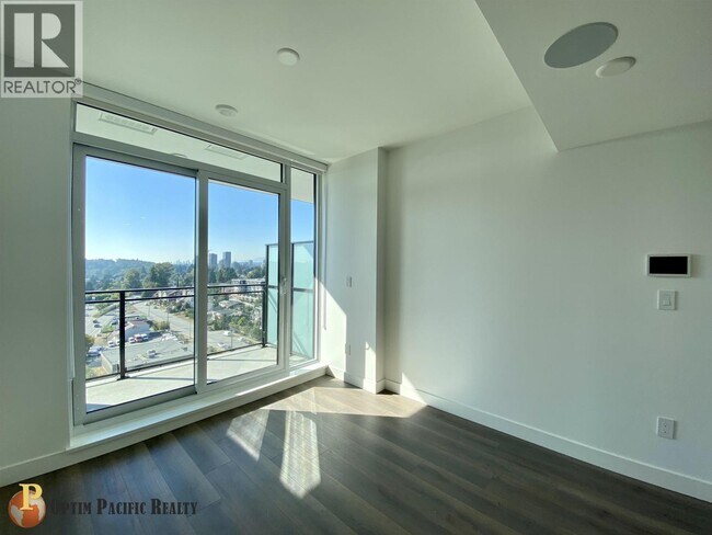 Photo du bâtiment - 901 Lougheed Hwy.