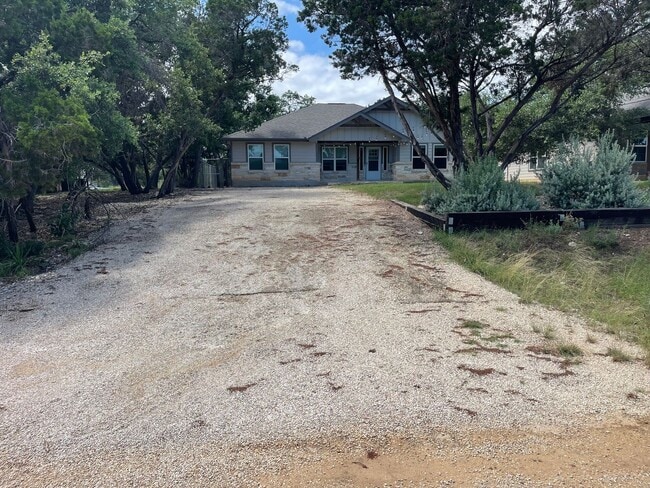 Building Photo - NEW ON MARKET