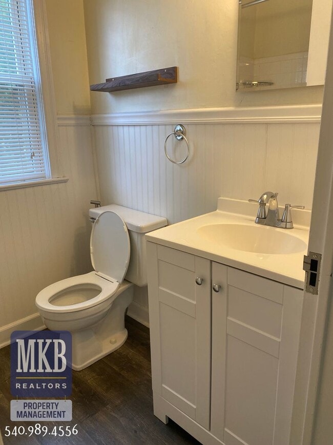 Building Photo - 2 Bedrooms, 1 Bath Condo located in South ...