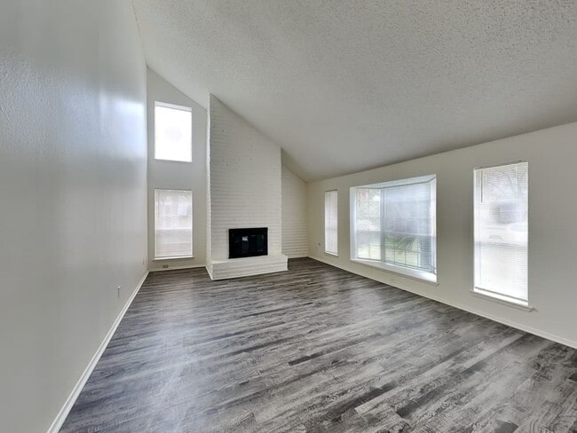 Building Photo - 17019 Artwood Ln