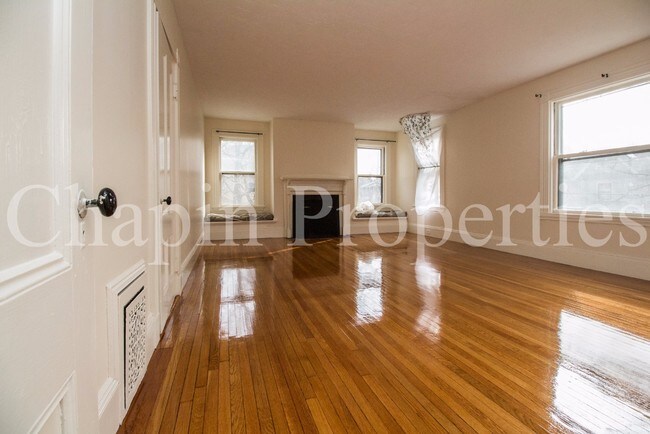 Foto del edificio - 184 Aspinwall Ave