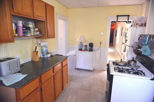 Kitchen - 539 Washington St (Boston, MA) Apartments