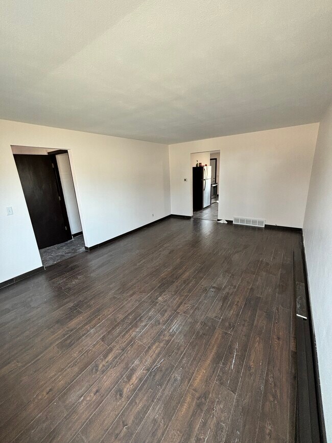 Foto del edificio - 2047 Ravine St