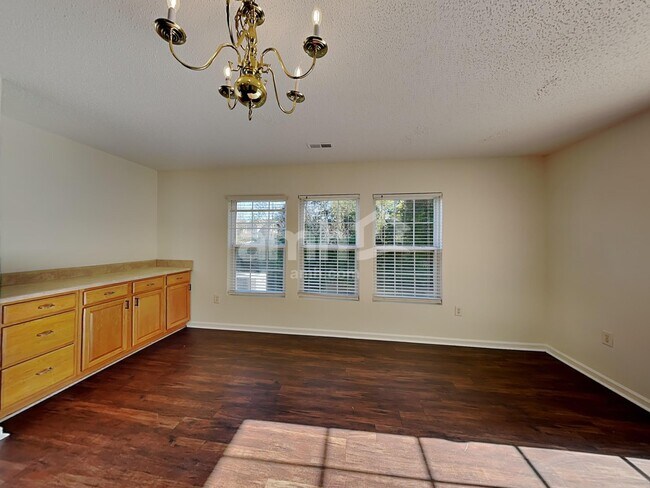 Foto del edificio - 4426 Red Hook Rd