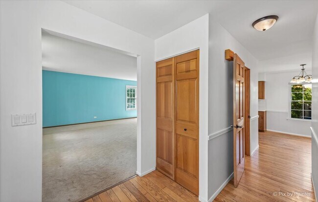 Foto del edificio - 325 Country Ln