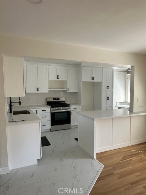 Foto del edificio - 4841 N Darfield Ave