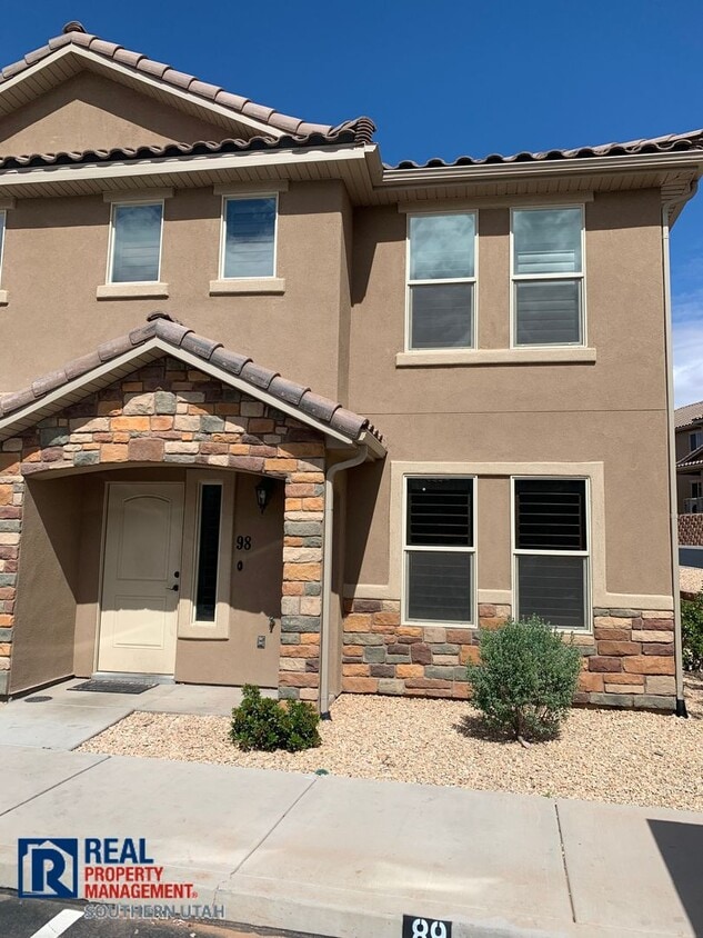 Primary Photo - Cottages at Fossil Hills
