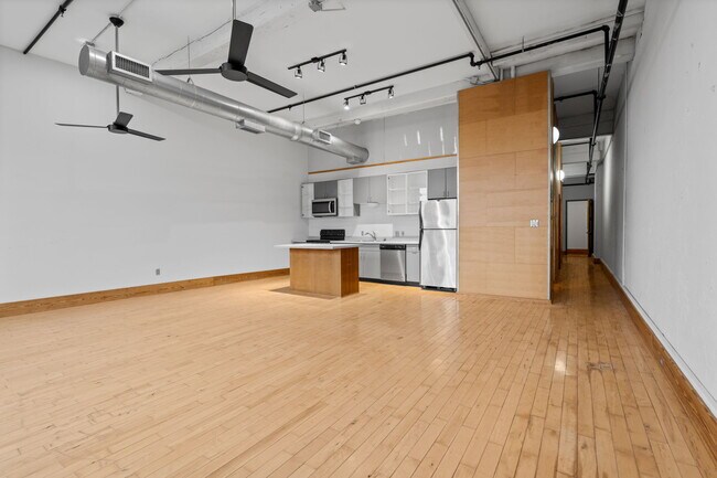 Building Photo - 100 S Gay St