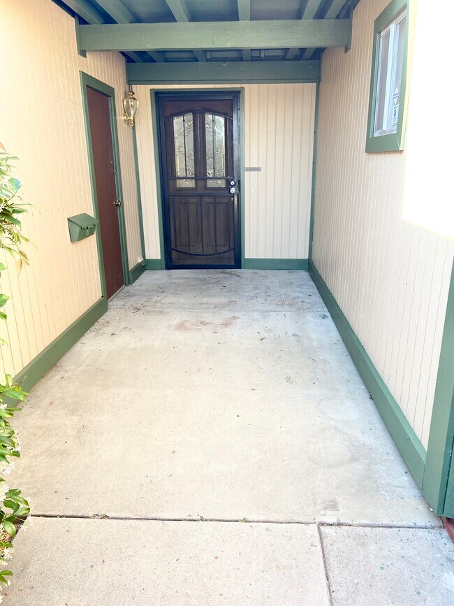 Main entry - 9950 Sappington Ct