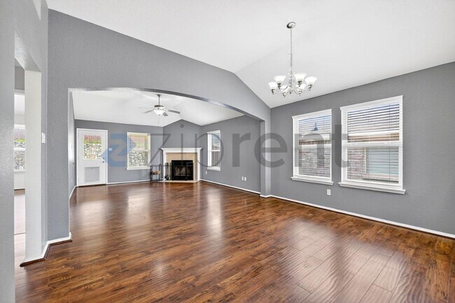 Foto del edificio - 916 Reveille Rd