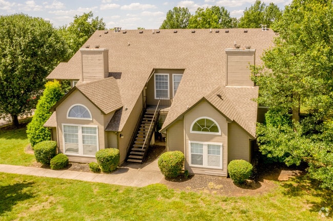 Building Photo - Summerlake