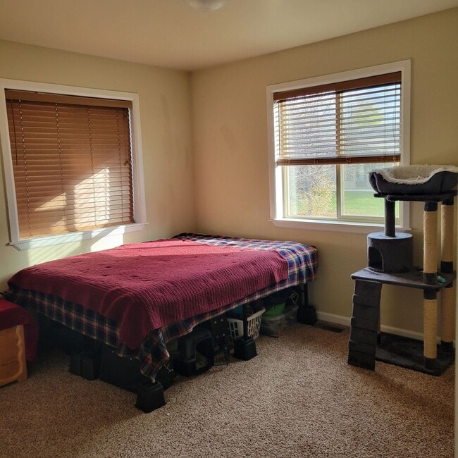 Building Photo - 3216 Warbler Way