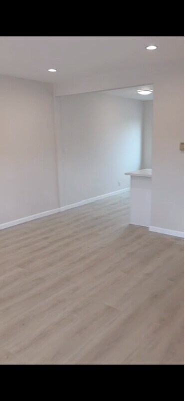 Foto del edificio - 1435 E Maple St