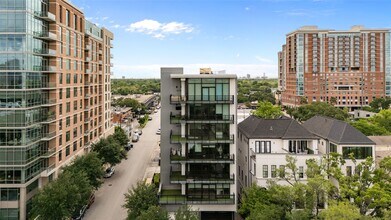 Building Photo - 2406 Tangley St