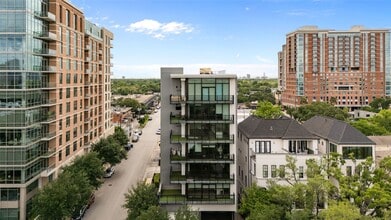 Building Photo - 2406 Tangley St