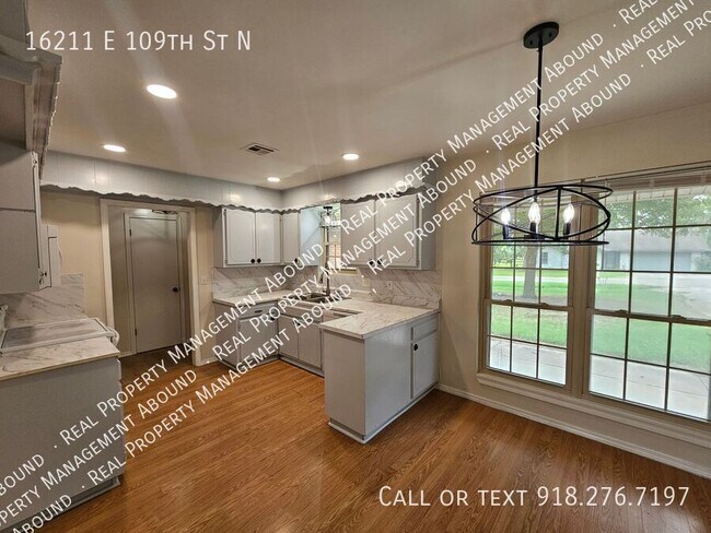 Foto del edificio - 16211 E 109th St N
