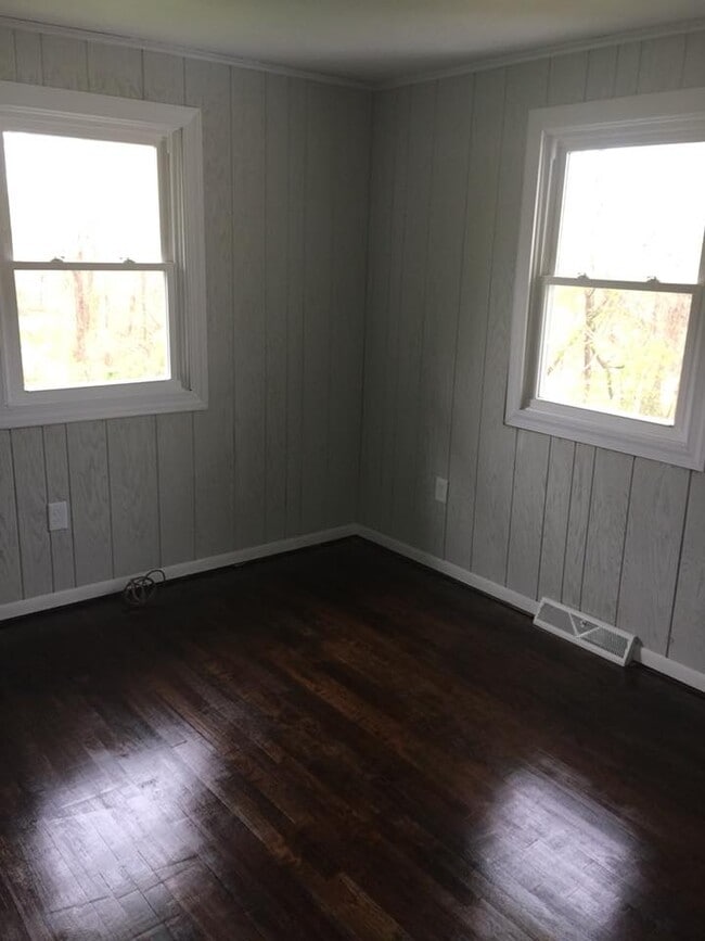 bedroom 2 - 1621 Kenwood Road