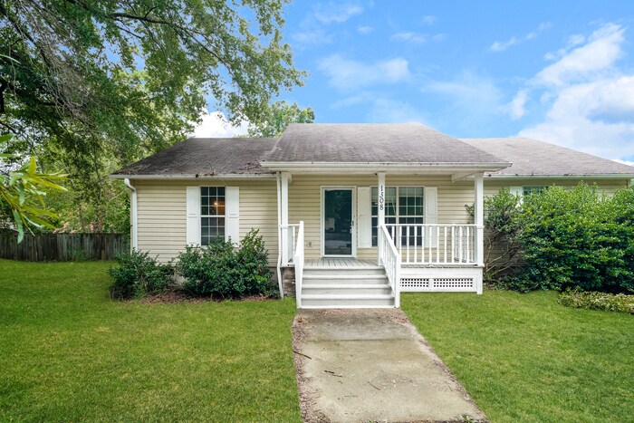 Foto principal - 1308 Friarsgate Blvd