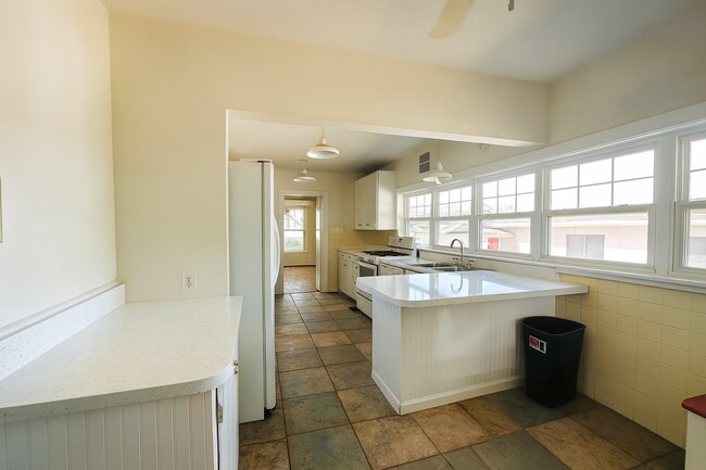 Foto del edificio - 126 Ribbon Pkwy