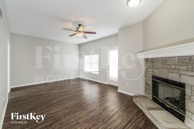 Foto del edificio - 1611 Cooper Dr