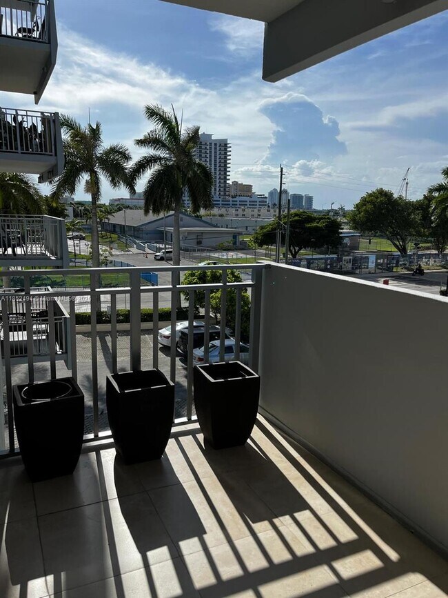 Foto del edificio - 7545 E Treasure Dr