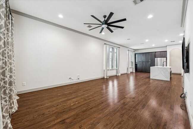 Foto del edificio - 1224 Nelson Falls Ln