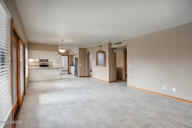 Building Photo - 151 E Jeanine Dr