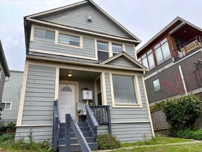 Building Photo - 556 Ward St