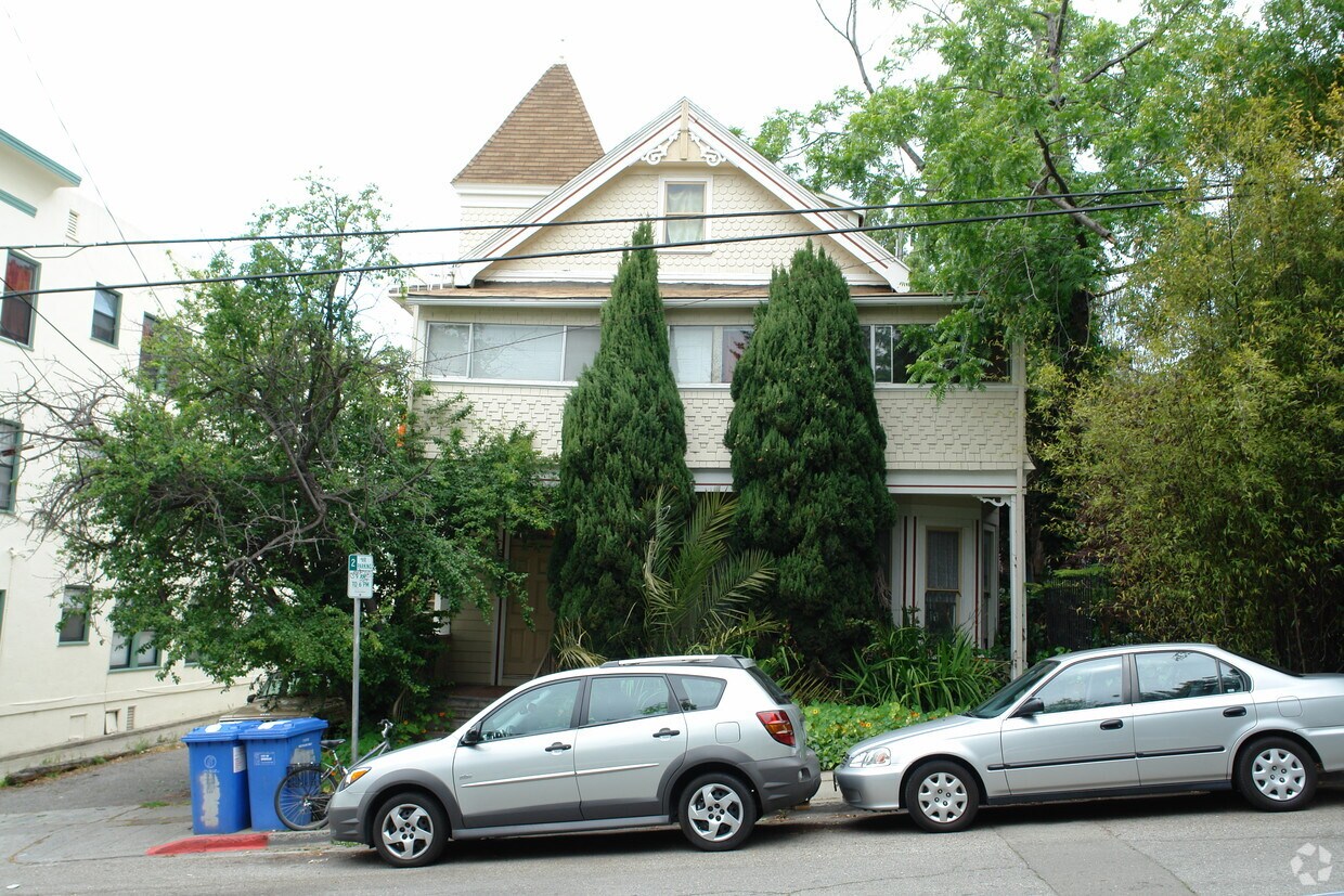 Building Photo - 2531 Ridge Rd