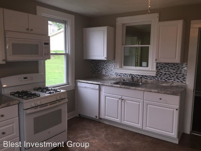 Foto del edificio - 1 br, 1 bath Apartment - 357 2nd Ave