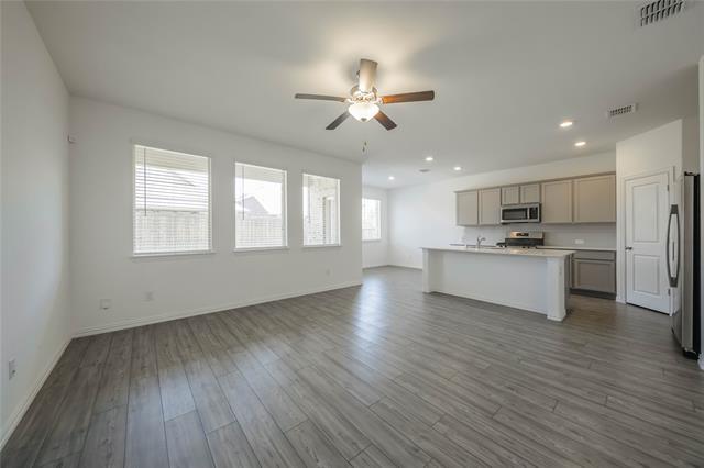 Foto del edificio - 5929 Priory Dr