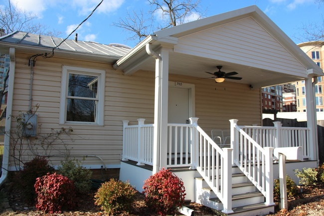 Building Photo - 702 N Piedmont St