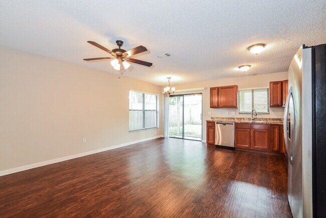 Building Photo - 321 Alba Ln
