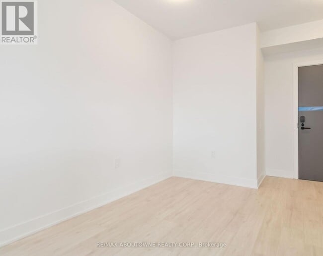 Building Photo - 2088 James St