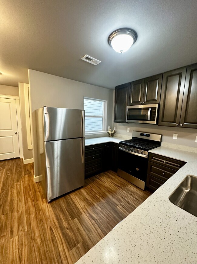 Foto del edificio - 3752 Peter Ln NE