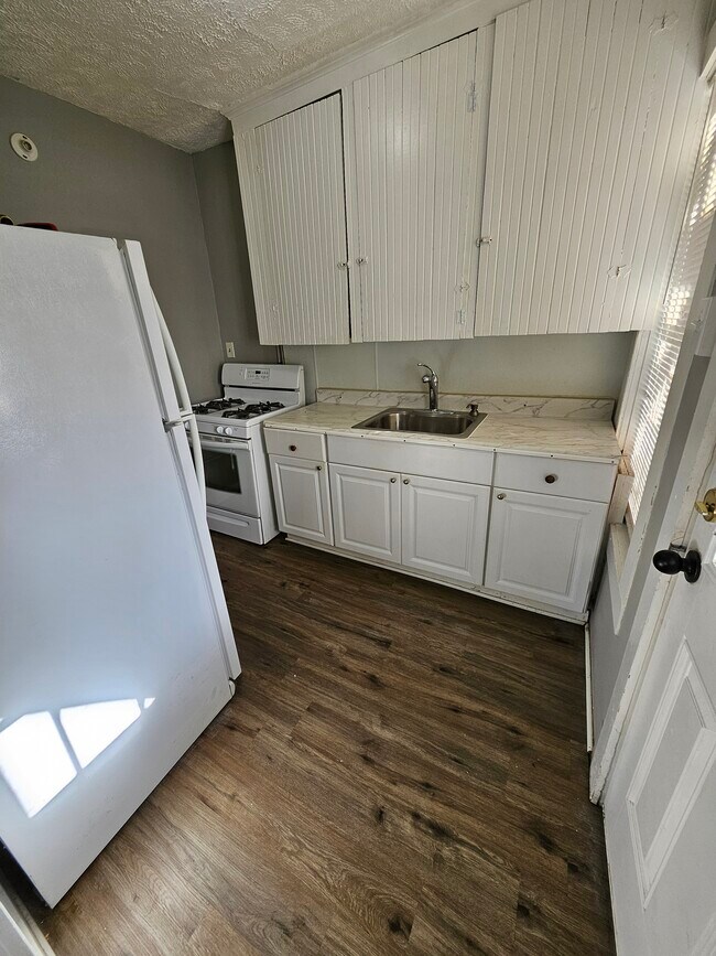 Foto del edificio - 287 Lake Ave