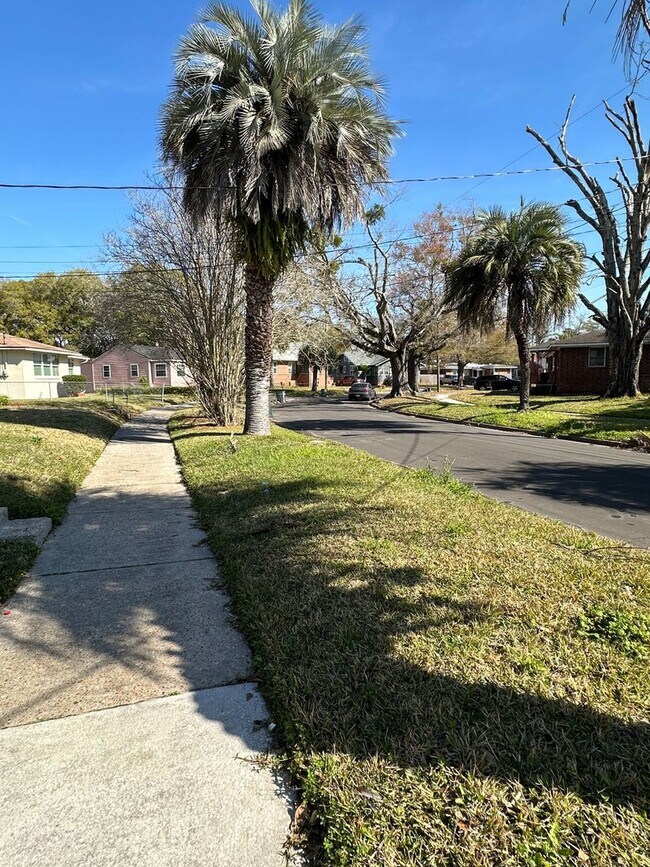 Building Photo - Welcome to Your Dream Rental!