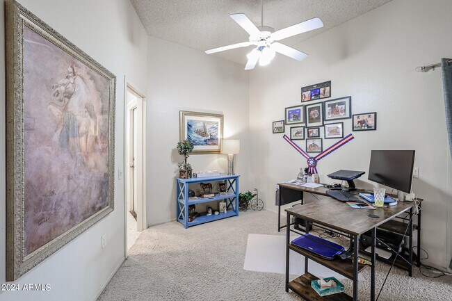Foto del edificio - 16639 N 103rd Ave