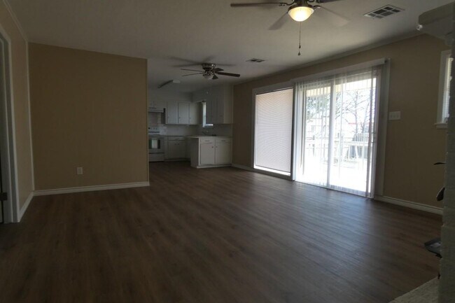 Foto del edificio - 3402 NW Atlanta Ave