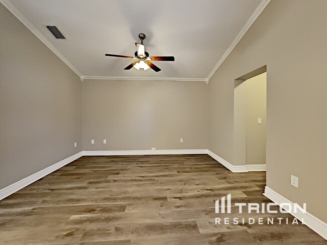 Foto del edificio - 8201 Golden Bear Loop