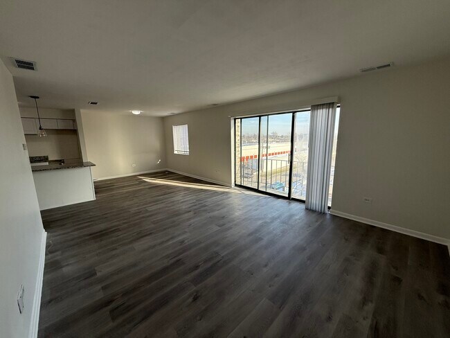 Foto del edificio - 2310 N Harlem Ave