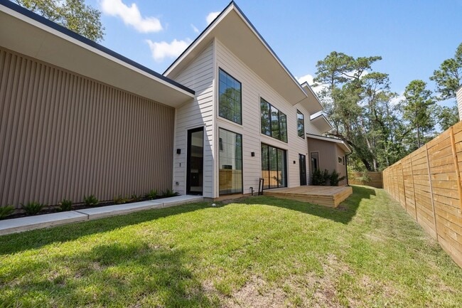 Building Photo - 1502 Primrose St