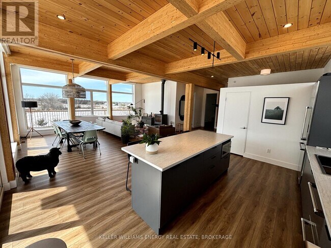 Photo du bâtiment - 1594 County Rd 7