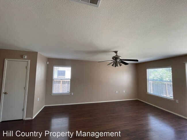Foto del edificio - 3 br, 2.5 bath House - 5313 Hutchinson Drive
