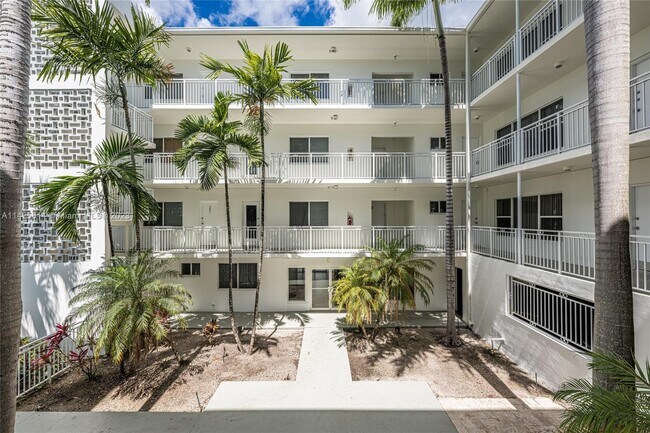 Foto del edificio - 10001 W Bay Harbor Dr