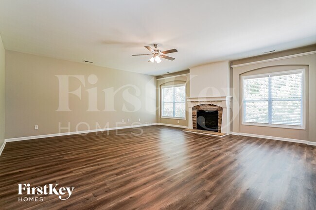 Building Photo - 3253 Groveshire Dr
