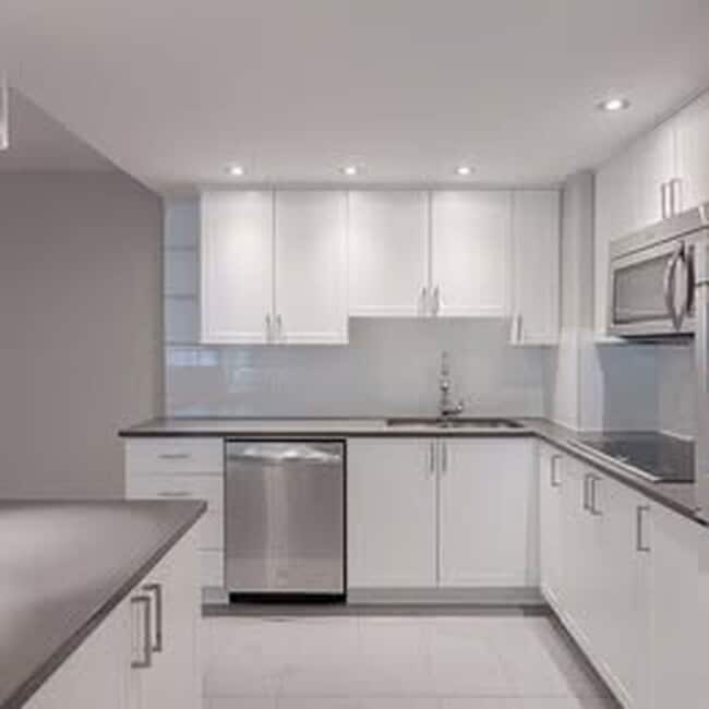 Building Photo - 4800 Maisonneuve Blvd W