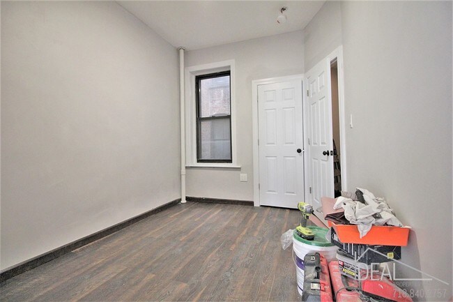 Foto del edificio - 627 Sterling PLACE #1LR