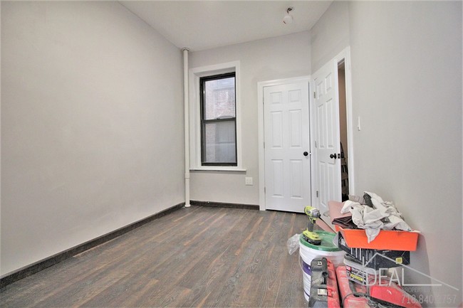 Building Photo - 627 Sterling PLACE #1LR