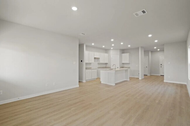 Foto del edificio - 17824 Lionheart Rd